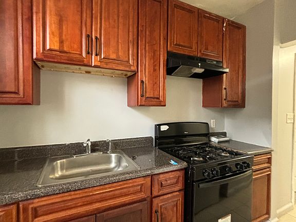 2nd image of 190 Seymour Ave #1