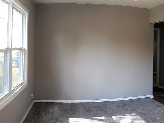 4th image of 2200 E 19th St
