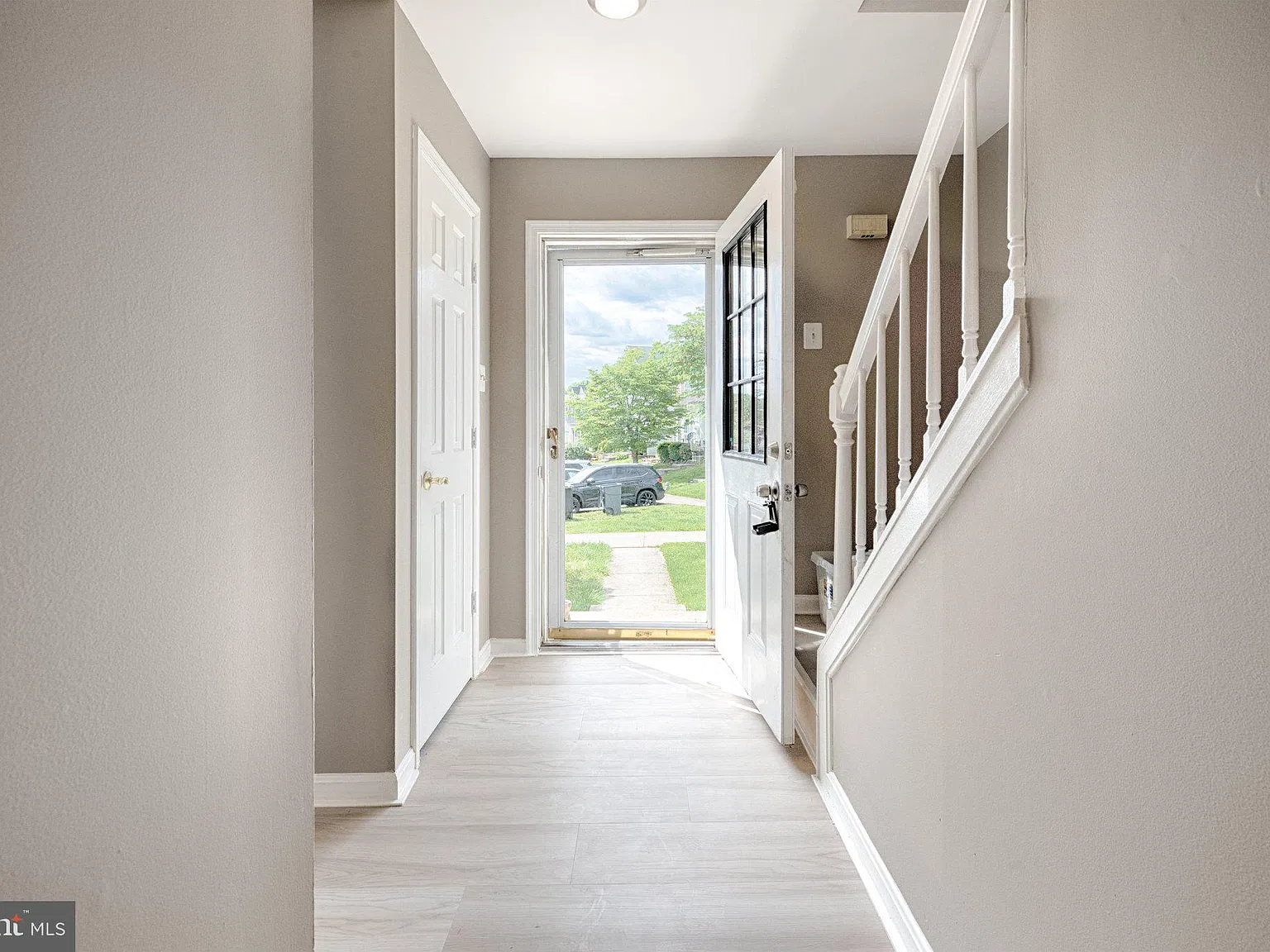 3 bed, 3.5 bath, 1840 sqft, $2,800 — Photo 2