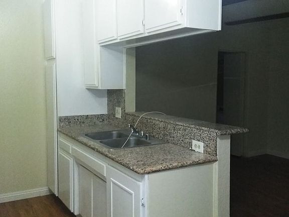 2nd image of 21821 Saticoy St APT 13