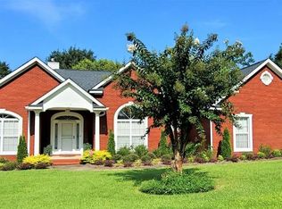 218 Stonegate Dr, Dothan, AL 36305