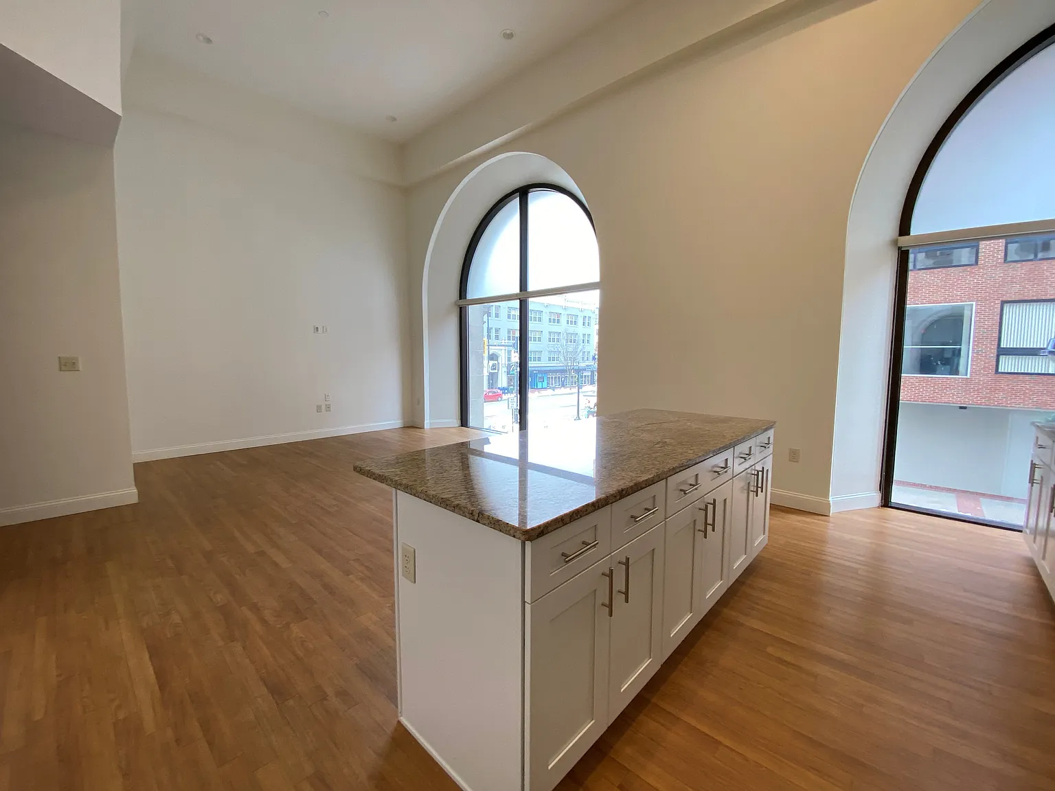 Red Oak at 875 Elm Street — Photo 4