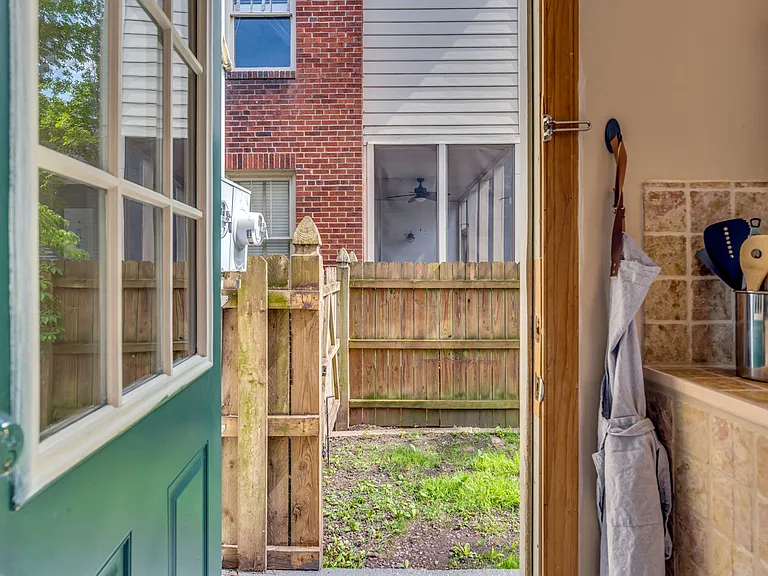 206 Princess Anne St — Photo 19