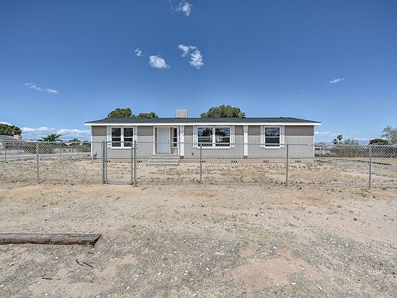 2nd image of 1358 W Wildrose Ave
