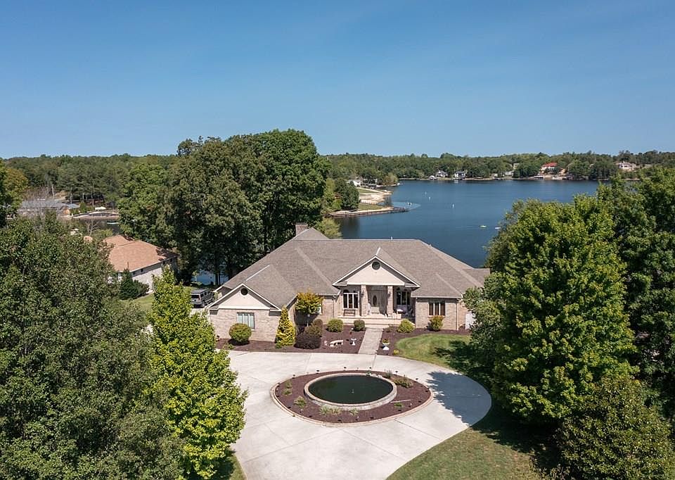 1st image of 161 River Bend Dr