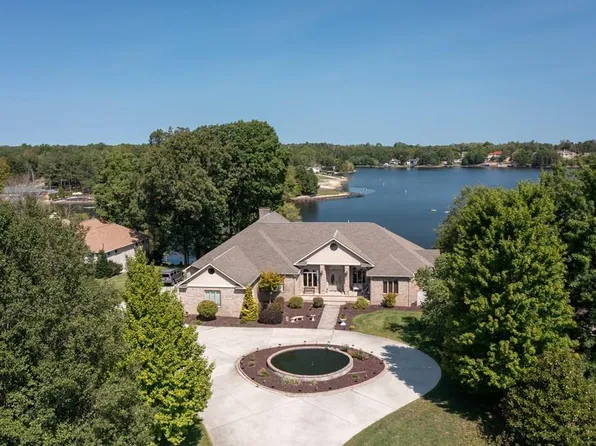 161 River Bend Dr, Crossville, TN 38555