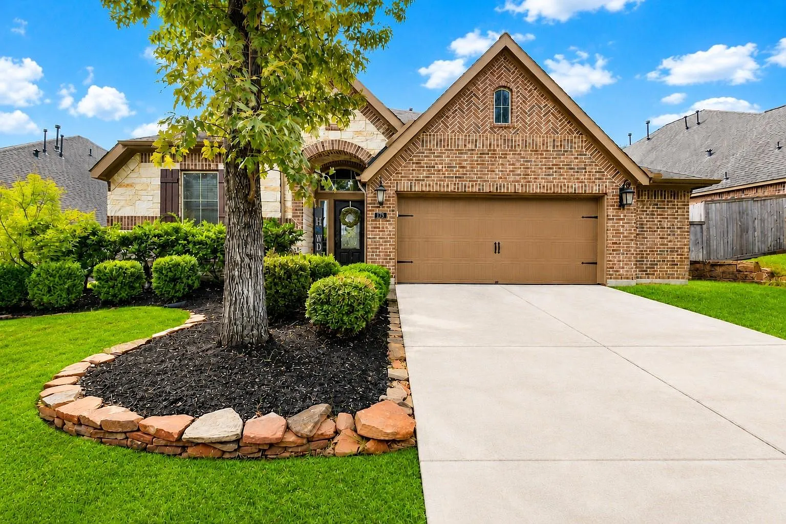 4 bed, 3.0 bath, 2725 sqft, $3,300 — Photo 1