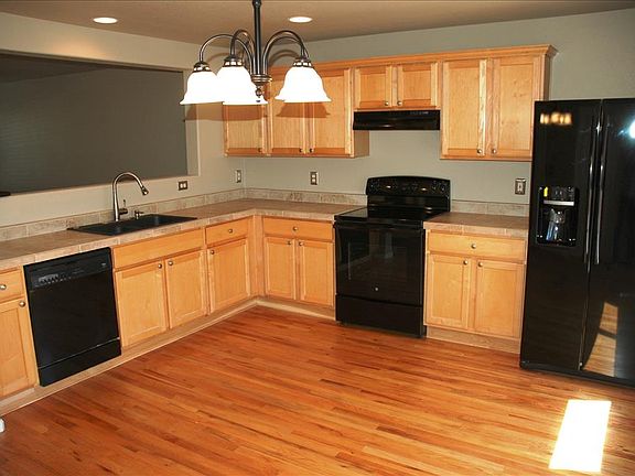 2nd image of 7885 S Kittredge Cir