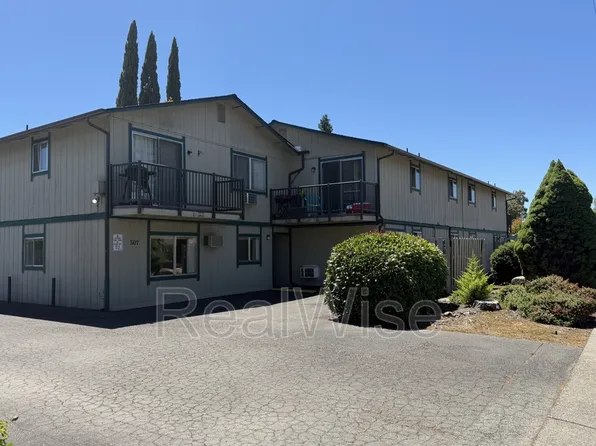507 NE D St #8, Grants Pass, OR 97526