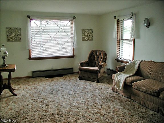 3rd image of 3091 Arrow Rd NW
