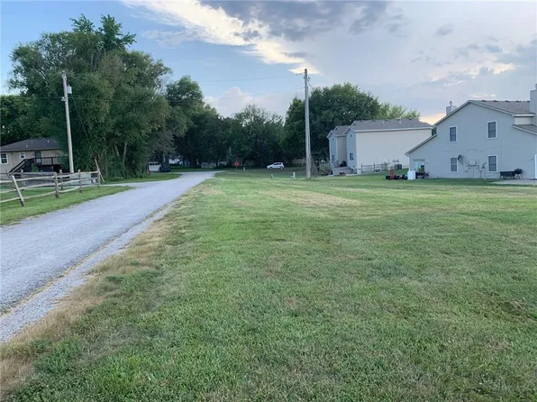 42 & 43 Maple Cir, Peculiar, MO 64078