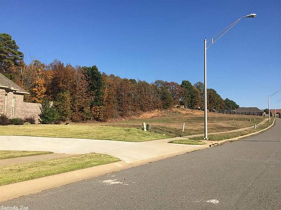 3rd image of 915 Valley Creek Pt
