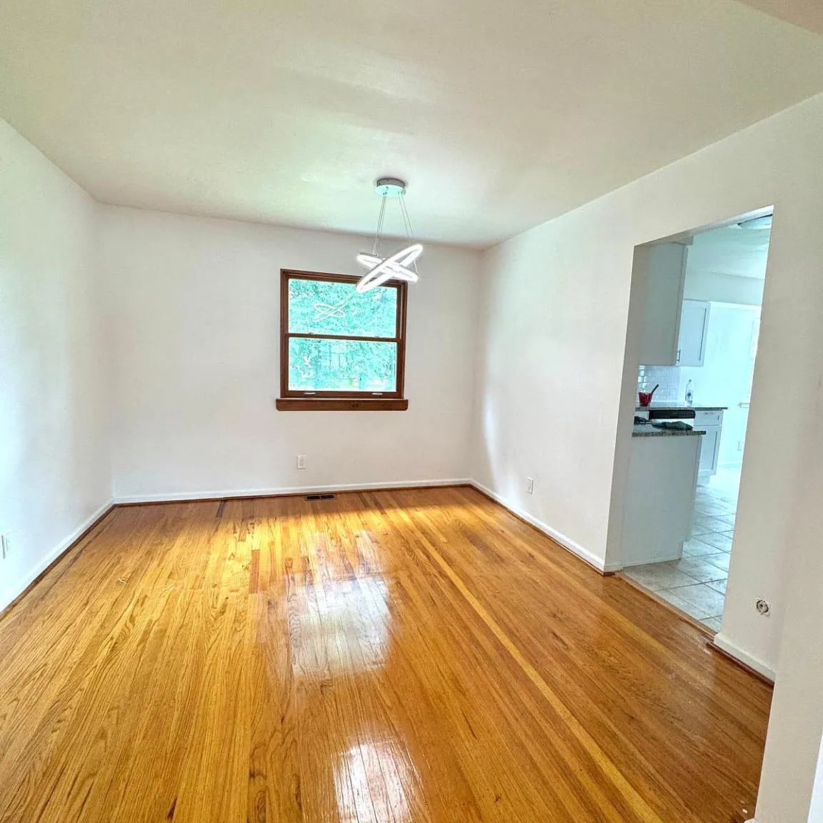 4 bed, 1.5 bath, 1792 sqft, $3,700 — Photo 4