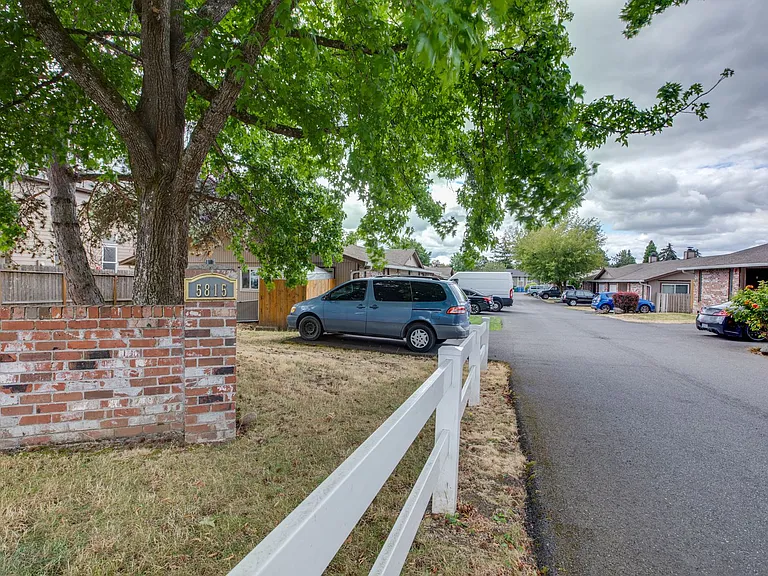 NE34 Duplexes — Photo 21