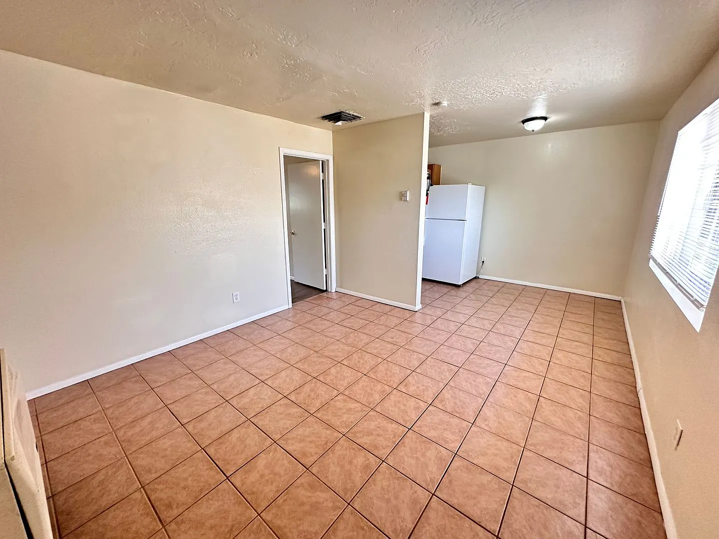 501 Texas Street NE — Photo 2