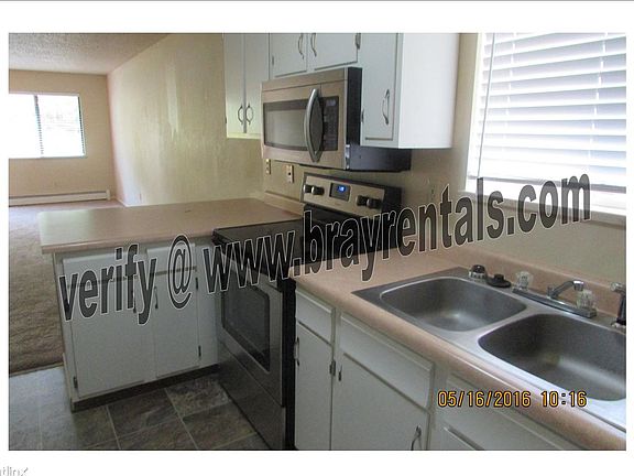 1051 Teller #3 kitchen stove