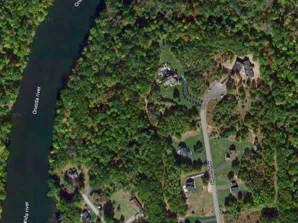 9129 Ashley Landing Dr, Clay, NY 13041