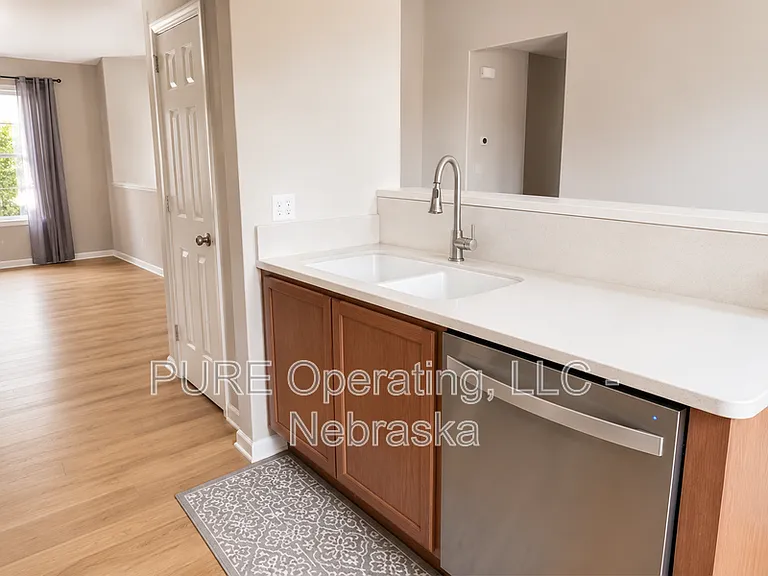 8464 N 155th St — Photo 4