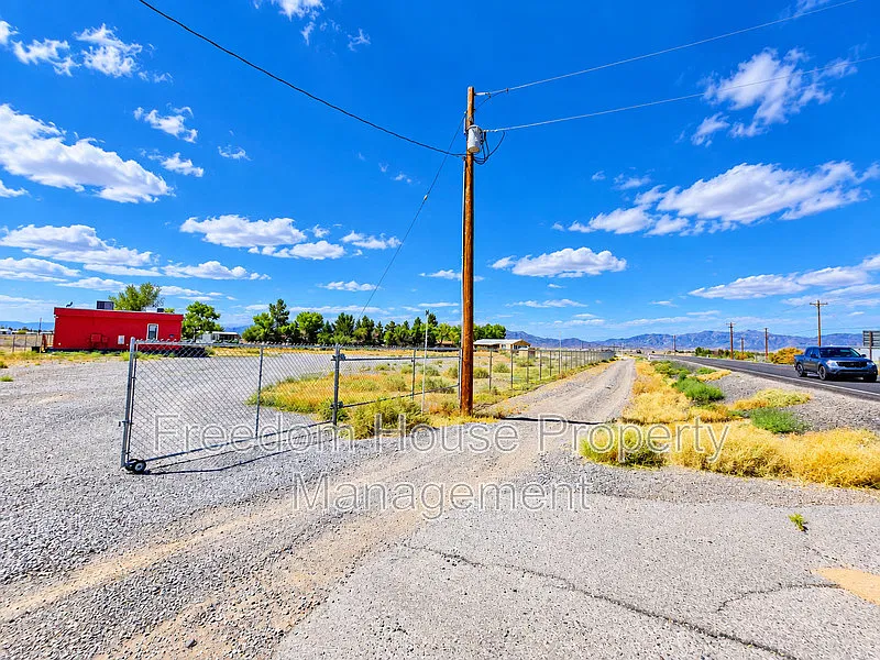 Studio, 1.0 bath, 1488 sqft, $1,100 — Photo 2