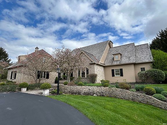 2nd image of 3600 E Saddlebrook Ln