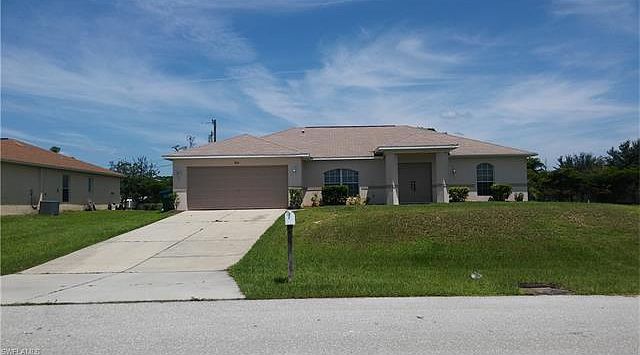 1st image of 905 SW 25th Ter