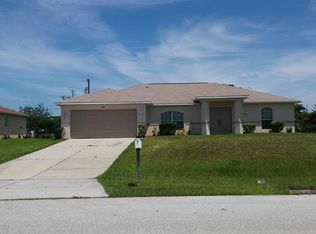 905 SW 25th Ter, Cape Coral, FL 33914