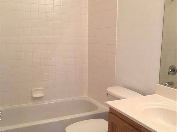 3rd image of 10295 Cherry Brook St