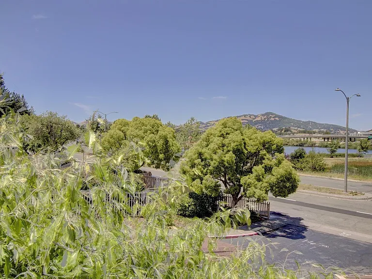 22 Lakeview Ct — Photo 17