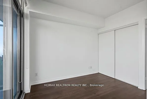 105 The Queensway #504 — Photo 22
