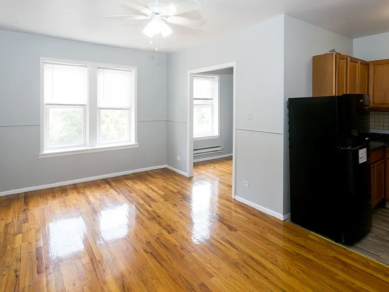 4501-4515 N Malden St — Photo 21