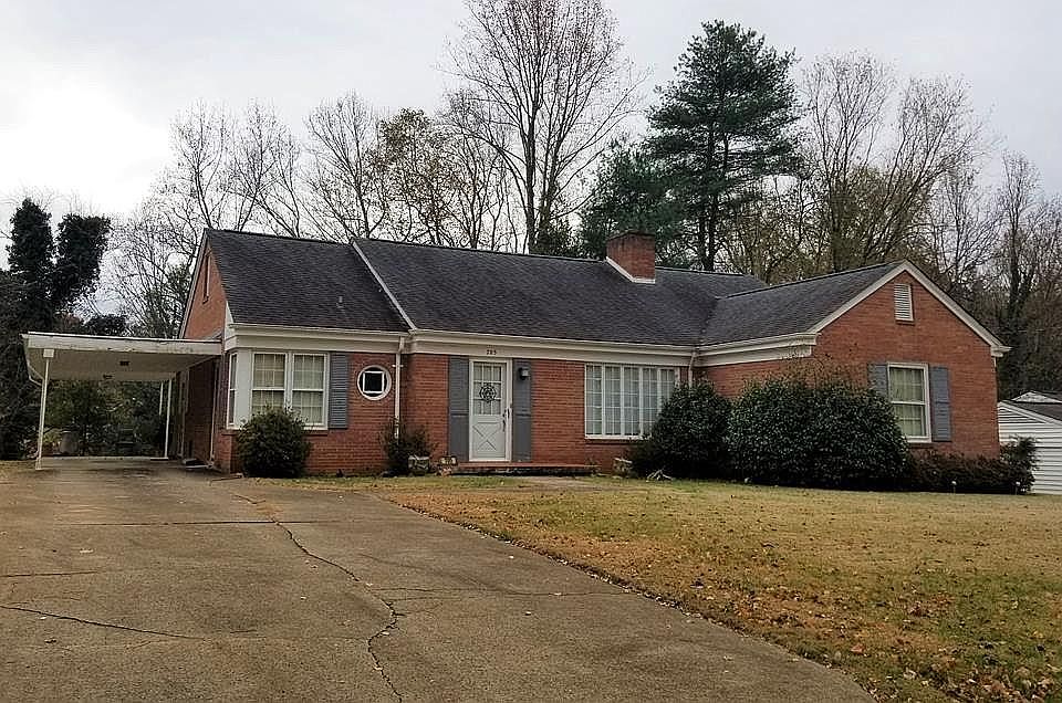 1st image of 705 Beverly Way