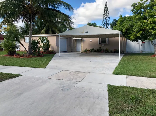 9865 Santos Dr, Cutler Bay, FL 33189