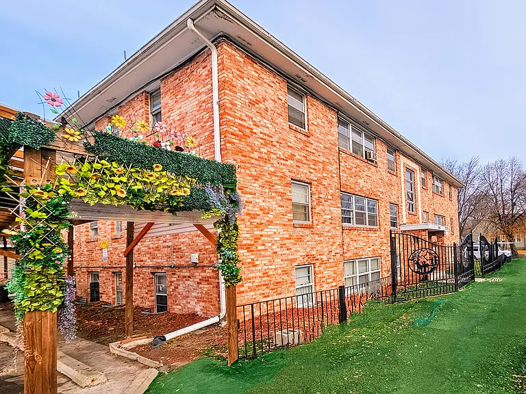 2406 Golden Valley Rd #A — Photo 1