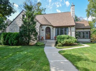 4354 W Anthony Dr, Greenfield, WI 53219