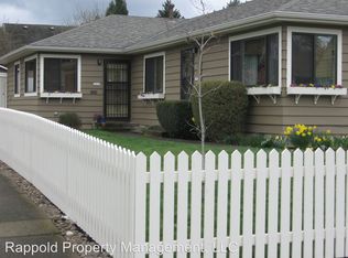 2038 SE Spokane St, Portland, OR 97202