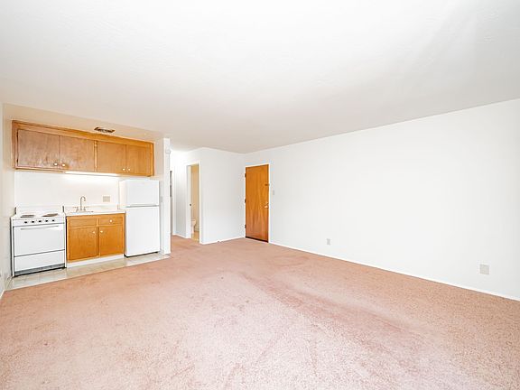 2nd image of 36 Moss Ave APT 1
