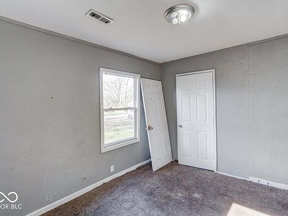 5th image of 3427 N Leland Ave