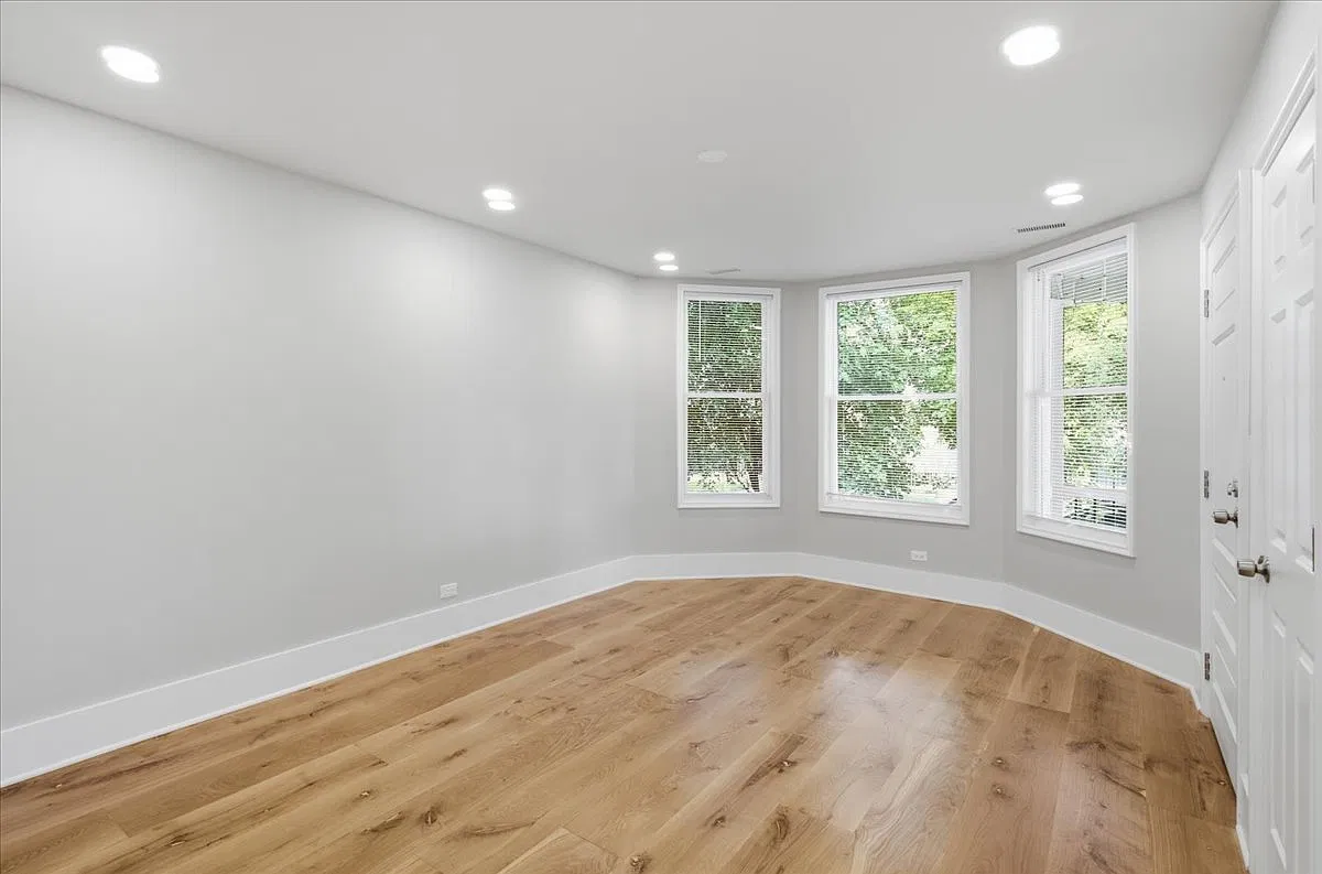 5 bed, 2.0 bath, 2275 sqft, $4,150 — Photo 3