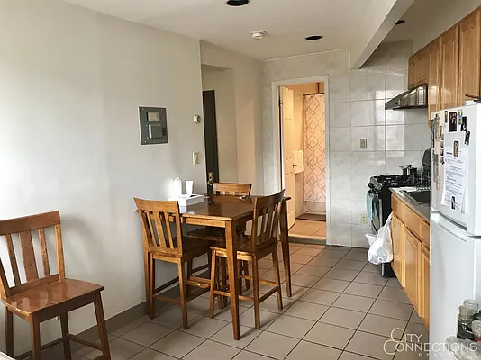 Rented by City Connections Realty | media 14