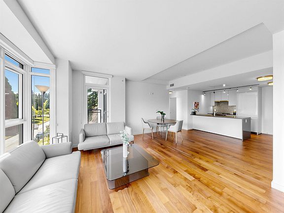 4th image of 4189 Cambie St #402