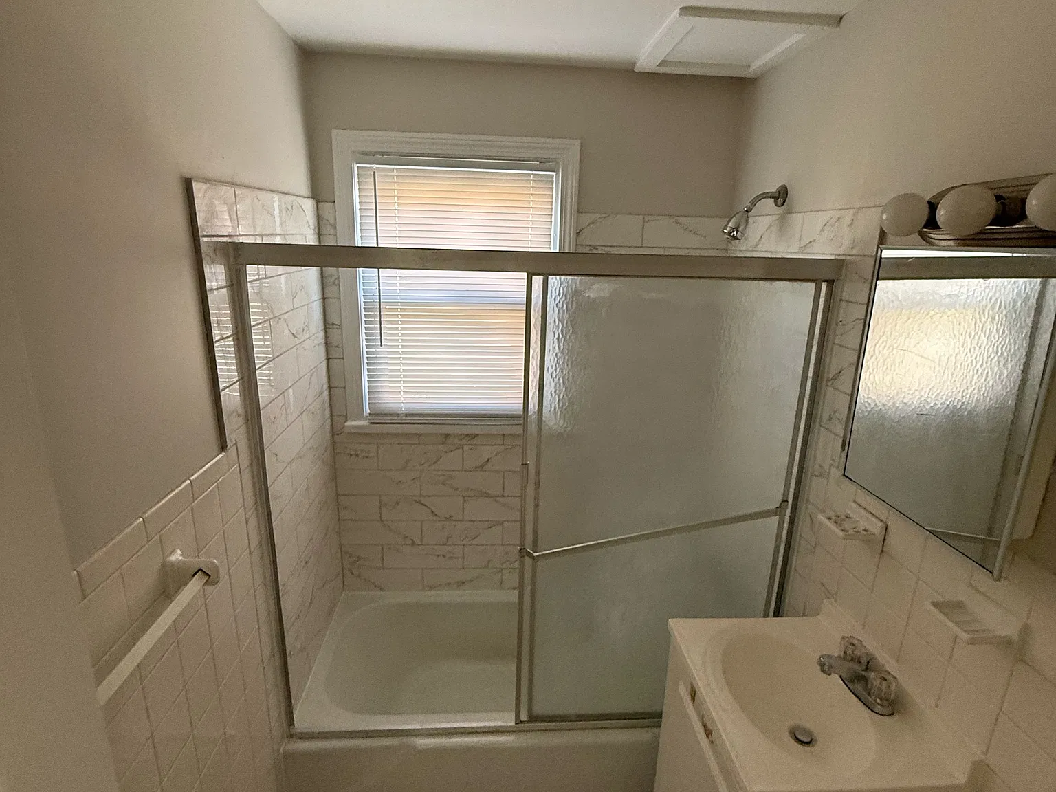 1 bed, 700 sqft, $1,100 — Photo 3