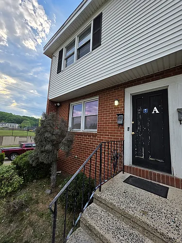 75 Fairview Ave Photo 1