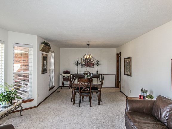 4th image of 10404 Charwood Ct