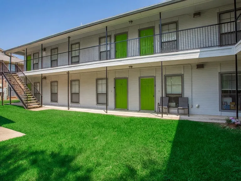 1005 N Austin St #3 — Photo 7