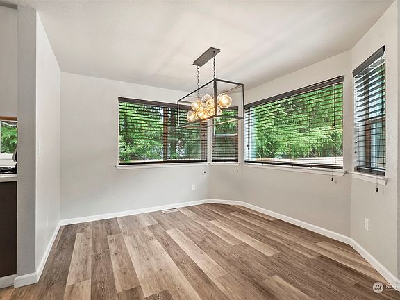 5th image of 8942 49th Court NE