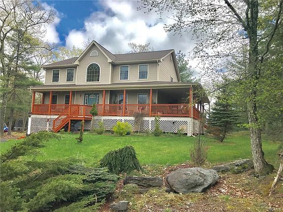 2nd image of 13 Danbury Ct