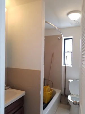 Rented by MCR Realty | media 20