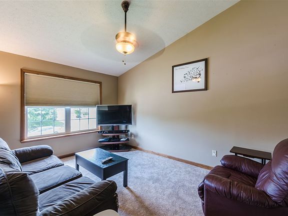 2nd image of 1063 Pebble Creek Dr