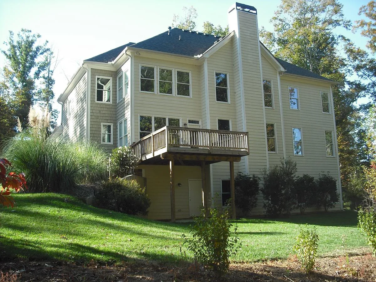 5 bed, 3613 sqft, $5,000 — Photo 2