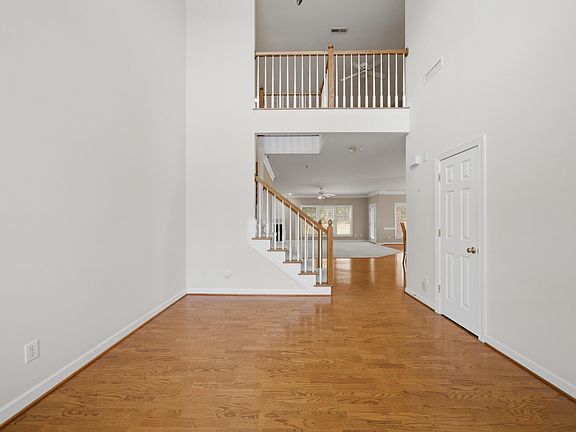 3rd image of 8019 Satillo Ln